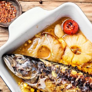 Baked fish with pineapple